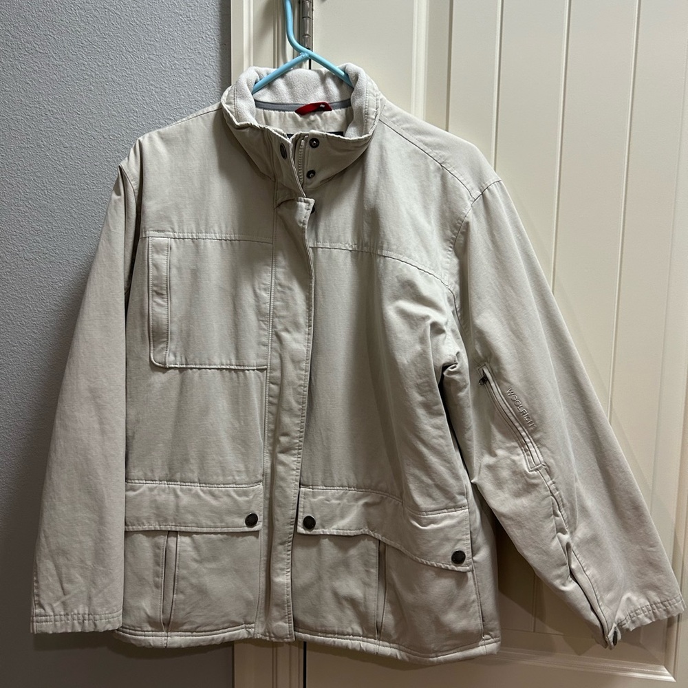 Women’s vintage jacket by Woolrich. Size XL.